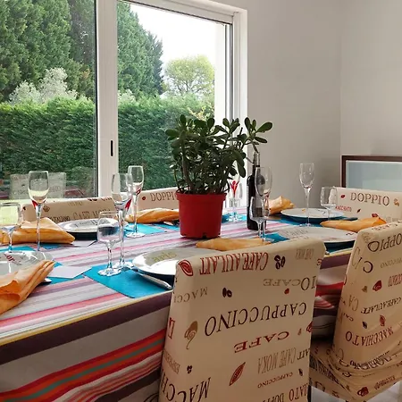 In With Kitchen * Léon