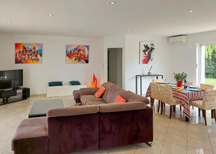 Ferienhaus In With Kitchen *