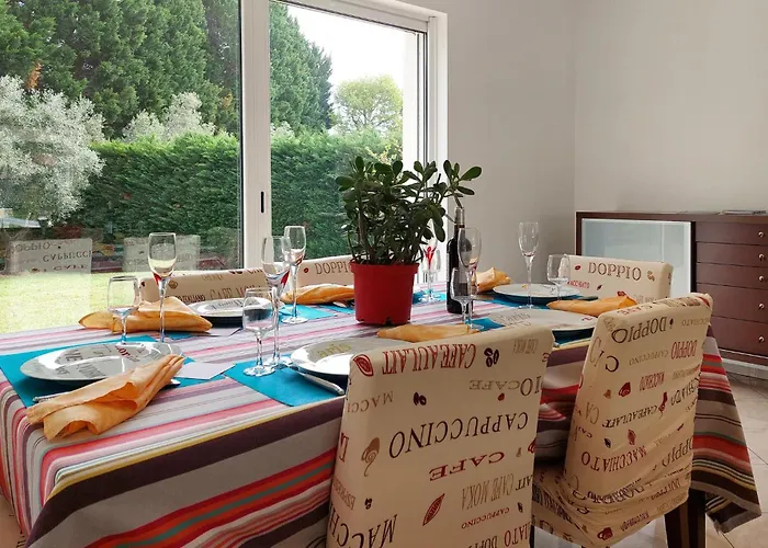 In With Kitchen * Léon